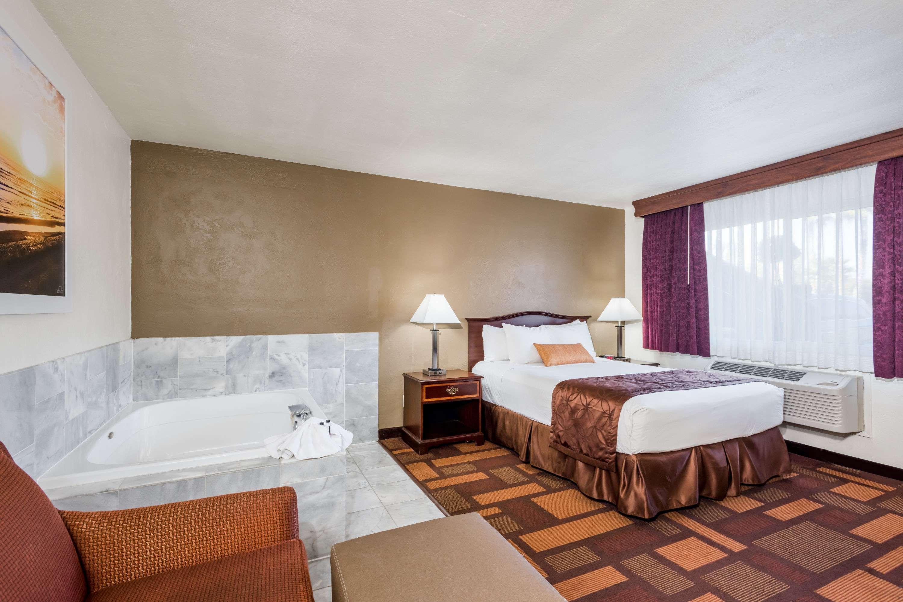 Days Inn & Suites By Wyndham Lodi Exterior foto