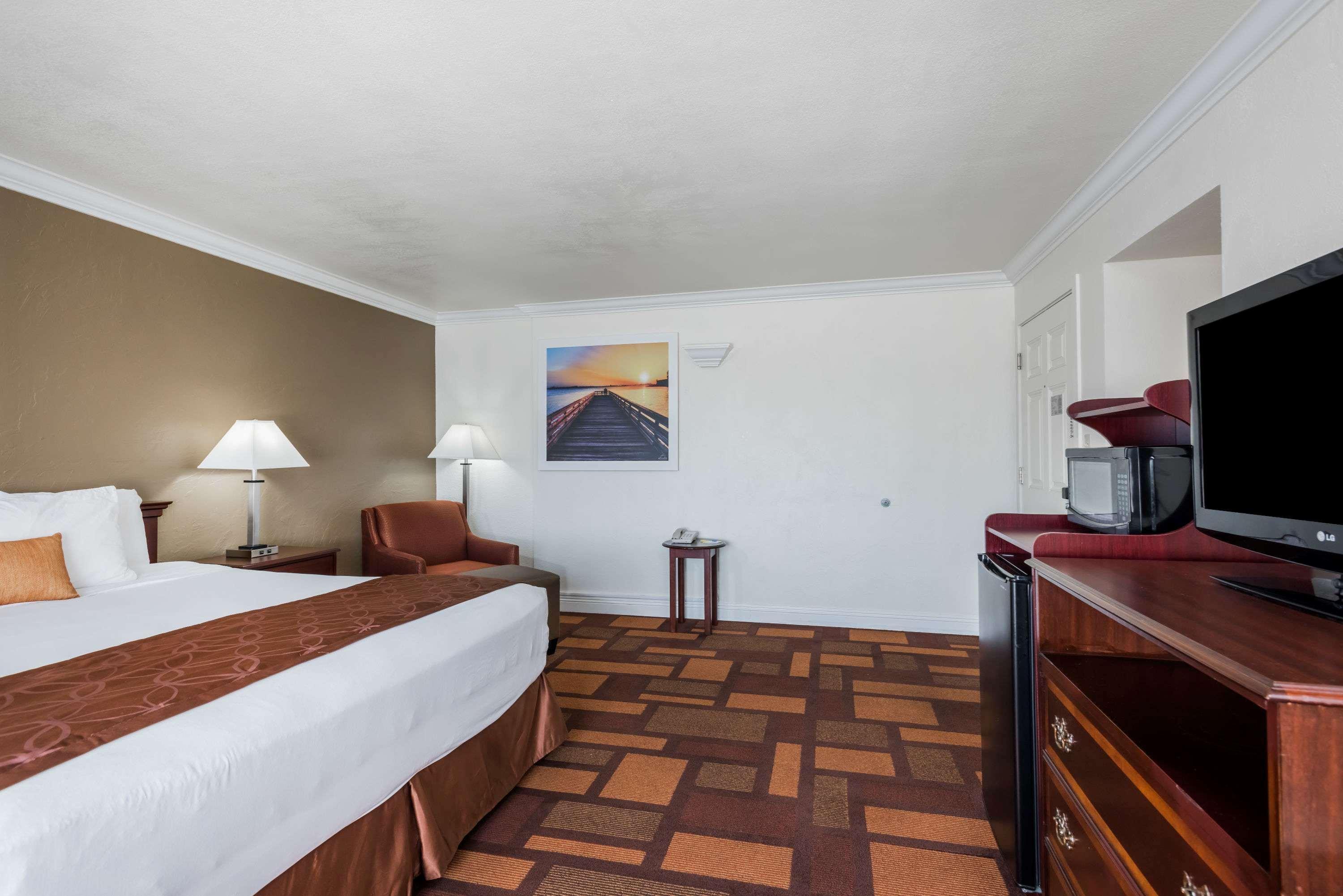 Days Inn & Suites By Wyndham Lodi Exterior foto
