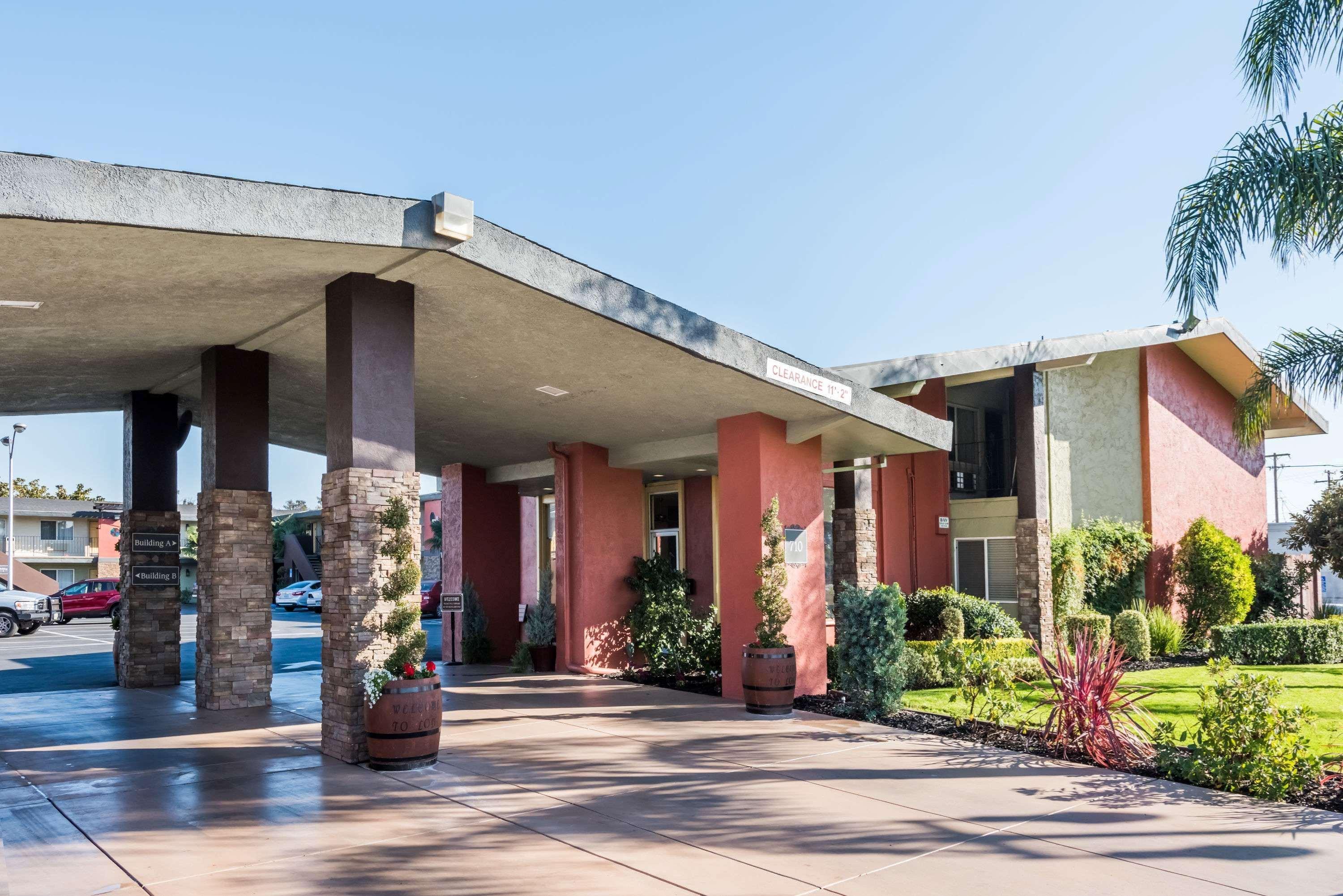 Days Inn & Suites By Wyndham Lodi Exterior foto