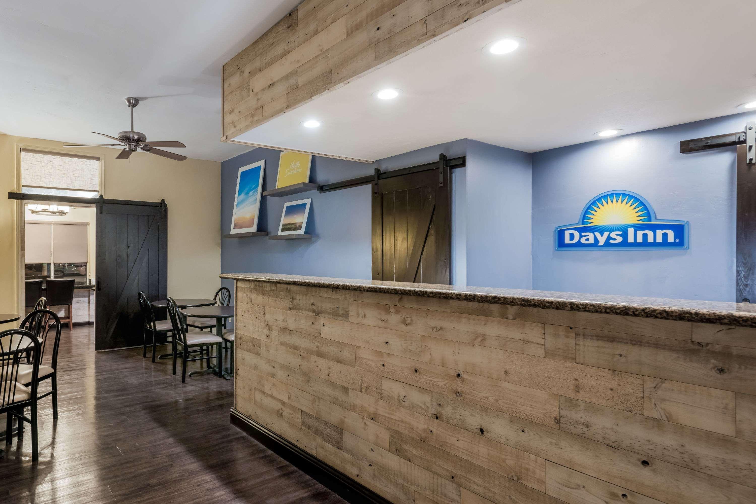Days Inn & Suites By Wyndham Lodi Exterior foto