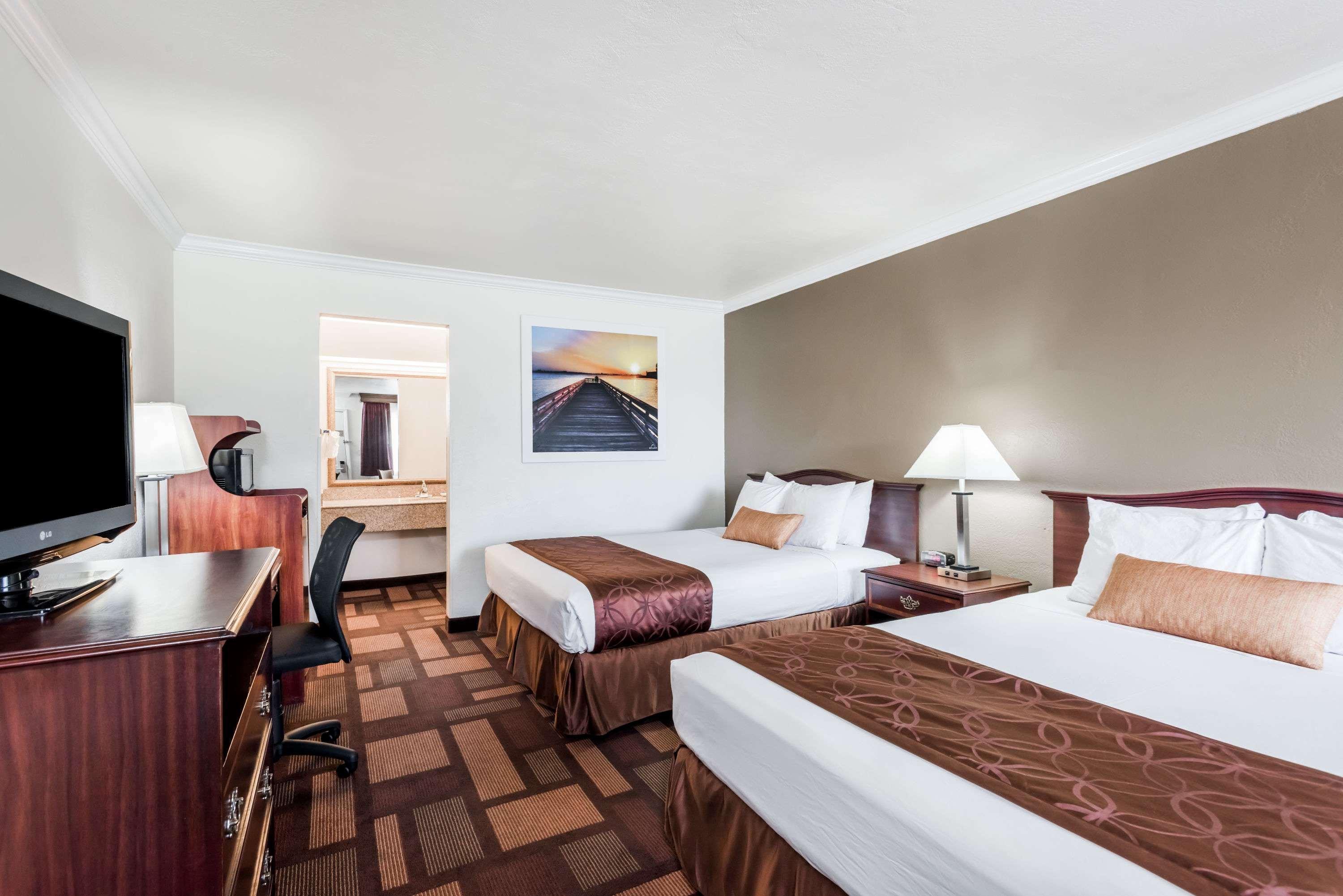 Days Inn & Suites By Wyndham Lodi Exterior foto