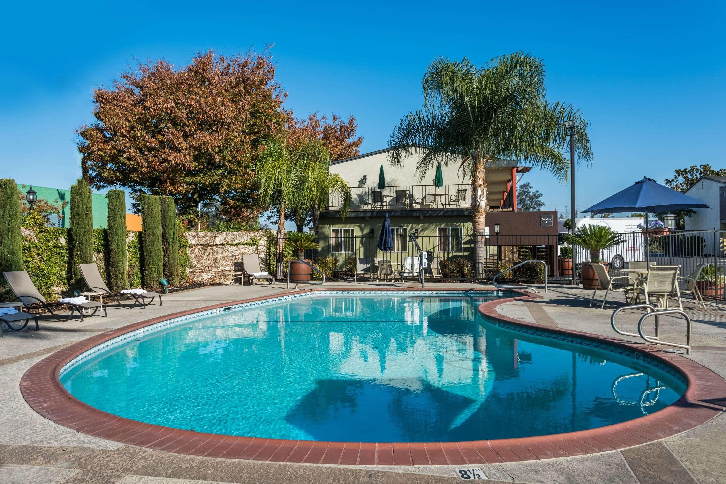 Days Inn & Suites By Wyndham Lodi Exterior foto
