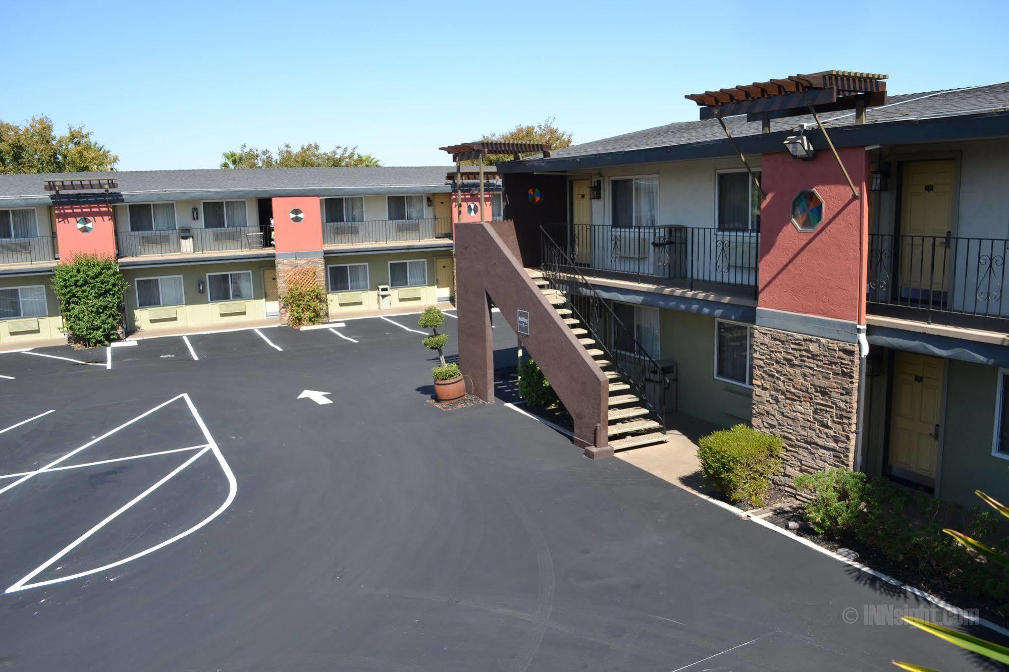Days Inn & Suites By Wyndham Lodi Exterior foto