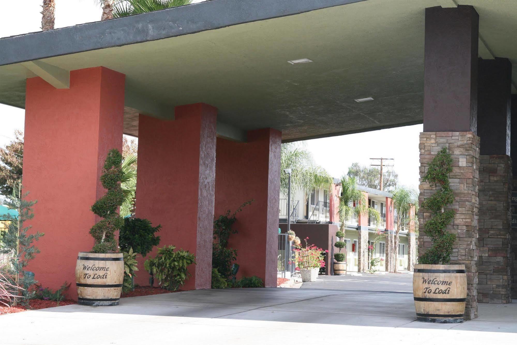 Days Inn & Suites By Wyndham Lodi Exterior foto